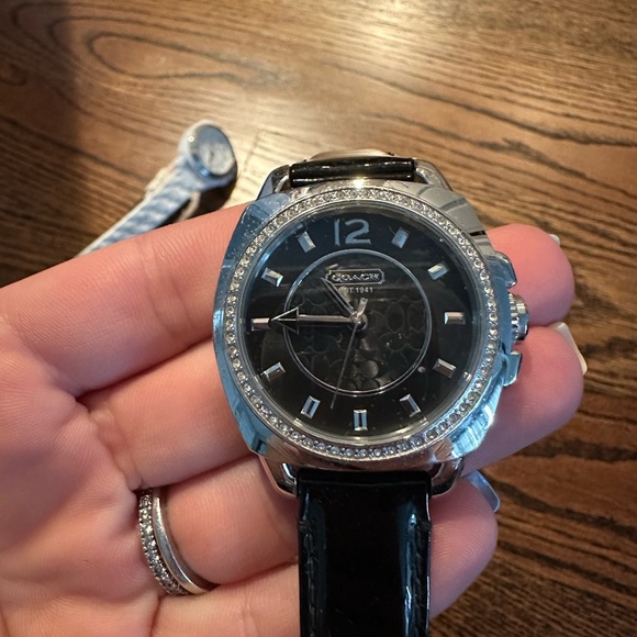 COACH WATCH OFFERS WELCOME - Picture 2 of 7